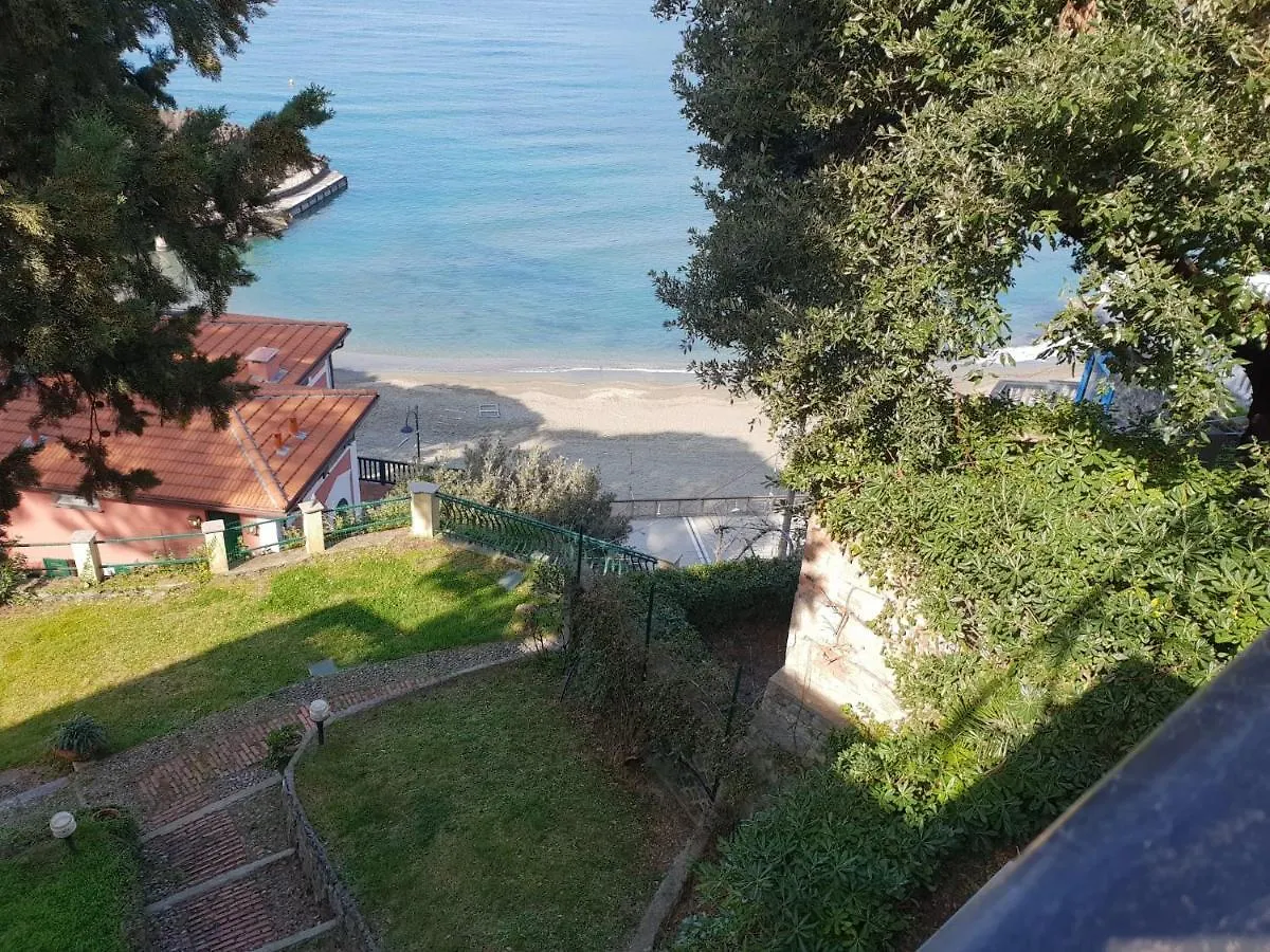 Villa Mare Blu Levanto Italien